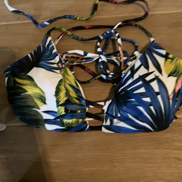 L Space Bikini - Picture 4 of 4